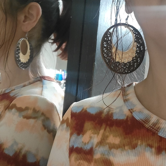 Perfect for Fall 🍂Brown and Beige Quilled handmade Earrings - Picture 1 of 5